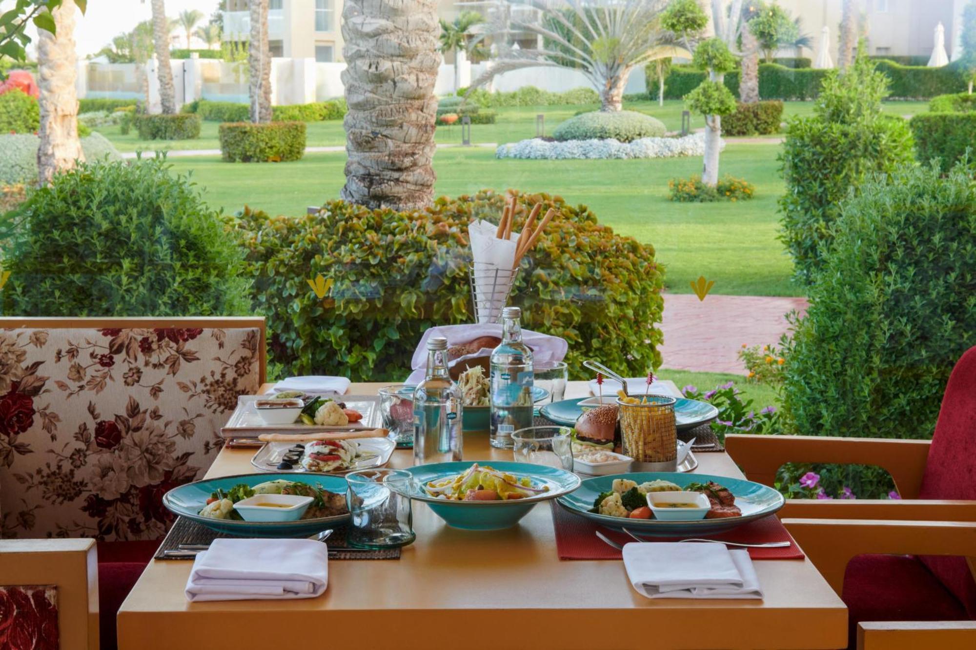 Rixos Premium Seagate - Ultra All Inclusive Sharm El Sheikk Exterior foto A table set for breakfast